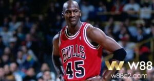 Read more about the article MICHAEL JORDAN TỪNG KHIẾN CHICAGO BULLS “BỐC HƠI” 2,5 TỶ CHỈ VÌ CHIẾC ÁO ĐẤU